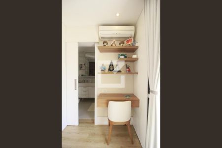 Apartamento à venda com 190m², 4 quartos e 3 vagasSuíte 2