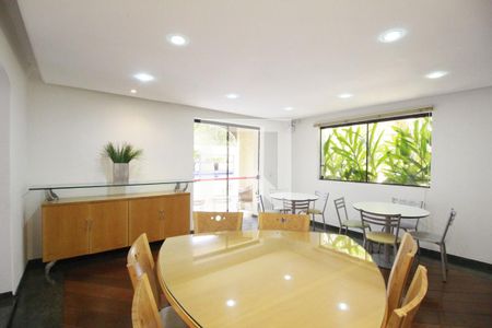 Apartamento à venda com 190m², 4 quartos e 3 vagasÁrea comum - Salão de festas