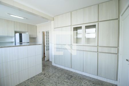 Apartamento para alugar com 148m², 4 quartos e 2 vagasCopa