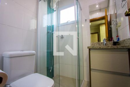 Casa à venda com 212m², 3 quartos e 7 vagasBanheiro do quarto 2