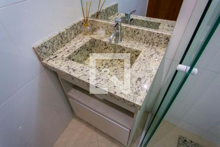 Casa à venda com 212m², 3 quartos e 7 vagasBanheiro do quarto 1