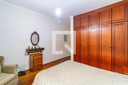 Casa à venda com 340m², 4 quartos e 4 vagasSuíte térreo