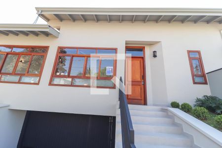 Casa de condomínio à venda com 370m², 4 quartos e 3 vagasFachada