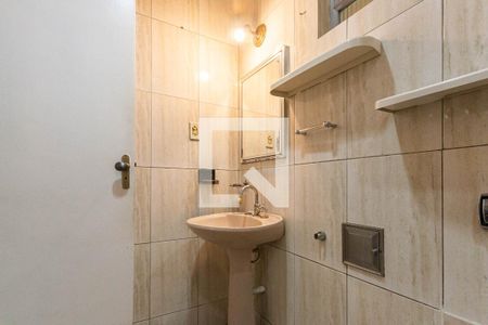 Casa para alugar com 170m², 3 quartos e 2 vagasBanheiro 