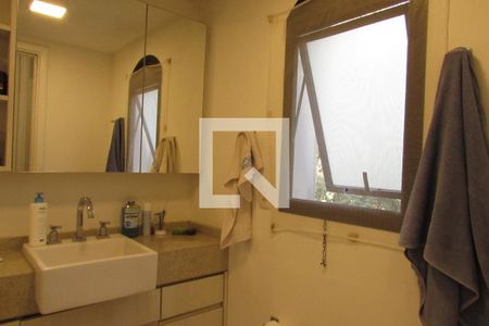 Apartamento à venda com 180m², 3 quartos e 3 vagasSuíte 2 - banheiro