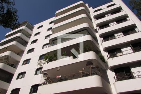 Apartamento à venda com 180m², 3 quartos e 3 vagasFachada