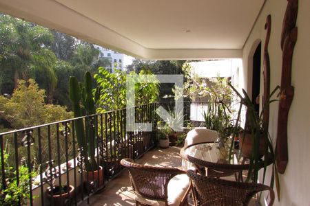 Apartamento à venda com 180m², 3 quartos e 3 vagasVaranda