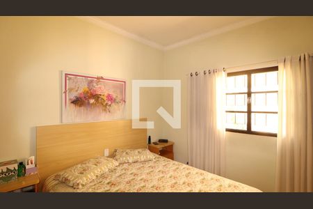 Casa à venda com 200m², 4 quartos e 4 vagasQuarto 1 suite