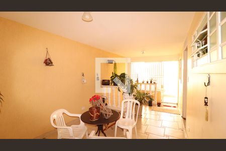 Casa à venda com 200m², 4 quartos e 4 vagasVaranda