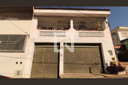 Casa à venda com 200m², 4 quartos e 4 vagasFachada