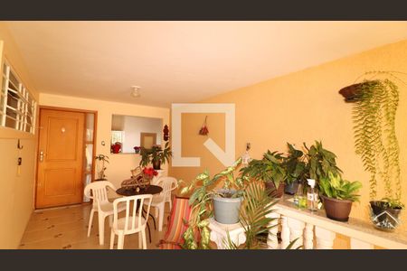 Casa à venda com 200m², 4 quartos e 4 vagasVaranda