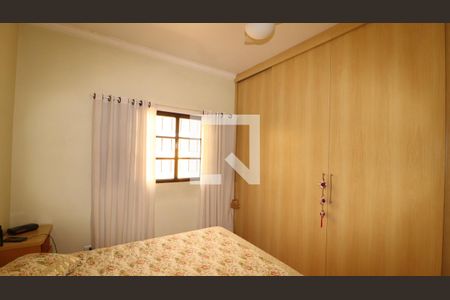 Casa à venda com 200m², 4 quartos e 4 vagasQuarto 1 suite