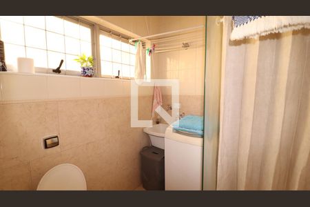 Casa à venda com 200m², 4 quartos e 4 vagasBanheiro da Suíte