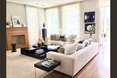 Casa à venda com 948m², 4 quartos e 6 vagas