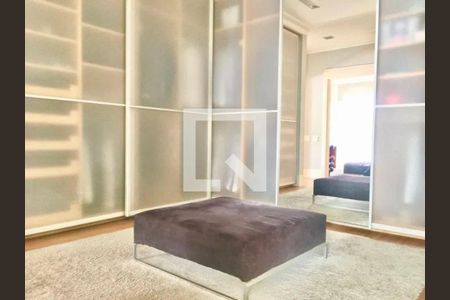 Casa à venda com 948m², 4 quartos e 6 vagas