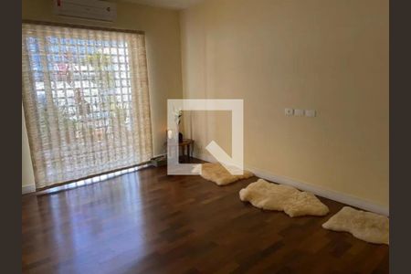 Casa à venda com 5 quartos, 1064m² em Vila Tramontano, São Paulo