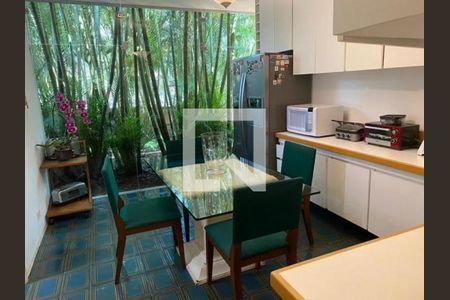 Casa à venda com 5 quartos, 1064m² em Vila Tramontano, São Paulo