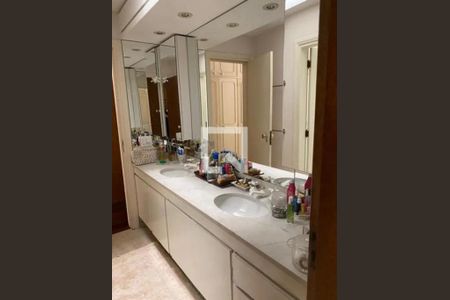 Casa à venda com 5 quartos, 1064m² em Vila Tramontano, São Paulo