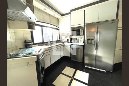 Apartamento à venda com 156m², 3 quartos e 2 vagasCozinha