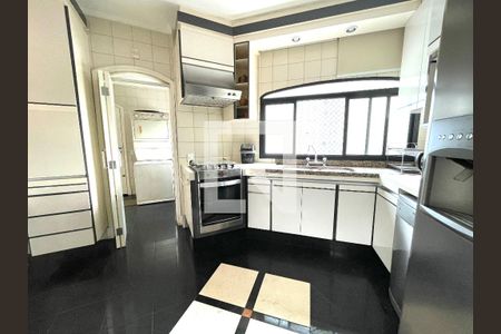 Apartamento à venda com 156m², 3 quartos e 2 vagasCozinha