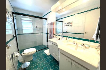 Apartamento à venda com 156m², 3 quartos e 2 vagasBanheiro