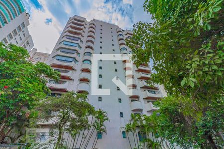 Apartamento à venda com 156m², 3 quartos e 2 vagasFachada