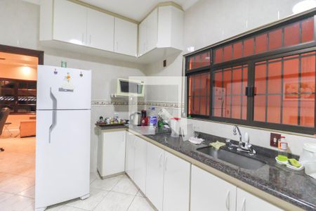 Casa à venda com 175m², 3 quartos e 3 vagasCozinha e Área de Serviço
