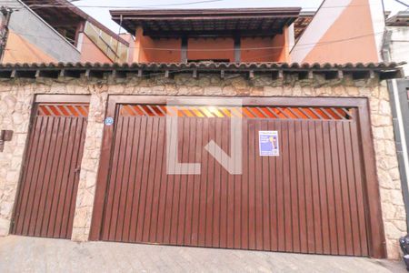 Casa à venda com 175m², 3 quartos e 3 vagasFachada