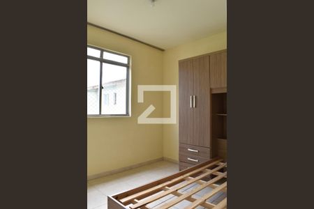 Quarto 2 de apartamento para alugar com 2 quartos, 45m² em Santa Cândida, Curitiba