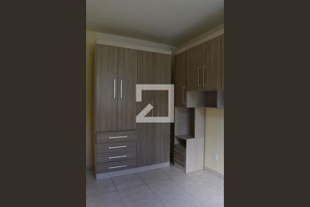 Quarto 1 de apartamento para alugar com 2 quartos, 45m² em Santa Cândida, Curitiba