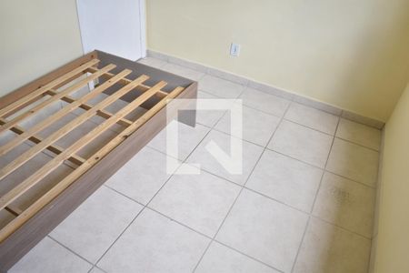 Quarto 2 de apartamento para alugar com 2 quartos, 45m² em Santa Cândida, Curitiba