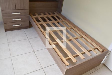 Quarto 2 de apartamento para alugar com 2 quartos, 45m² em Santa Cândida, Curitiba