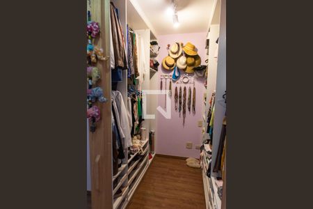 Apartamento à venda com 170m², 3 quartos e 2 vagasCloset da suíte 2