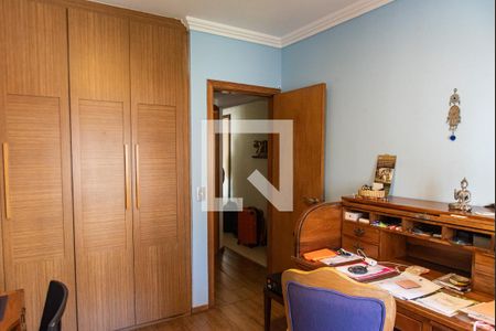 Apartamento à venda com 170m², 3 quartos e 2 vagasQuarto