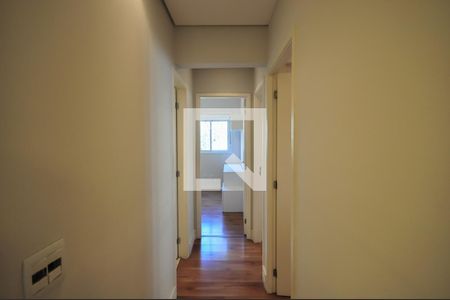 Corredor de apartamento para alugar com 3 quartos, 69m² em Vila Morumbi, São Paulo