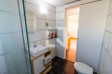 Banheiro de apartamento à venda com 2 quartos, 68m² em Cristal, Porto Alegre