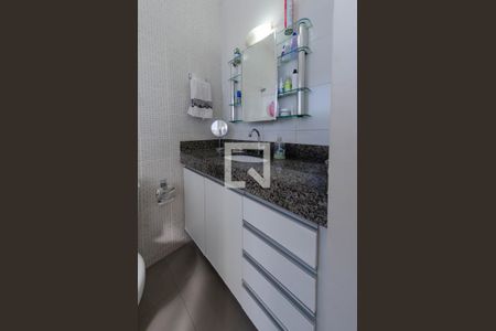 Apartamento à venda com 202m², 4 quartos e 3 vagasBanheiro suíte 1