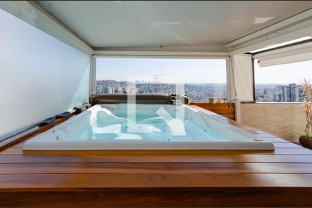 Apartamento à venda com 202m², 4 quartos e 3 vagasHidromassagem