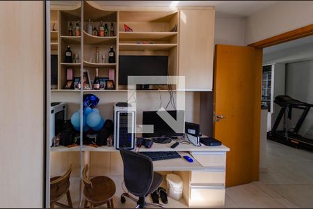 Apartamento à venda com 202m², 4 quartos e 3 vagasSuíte 2