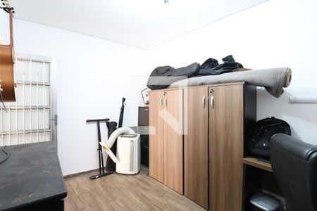 Casa à venda com 182m², 2 quartos e 2 vagasEscritório