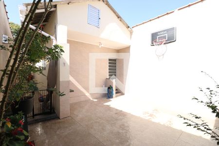 Casa à venda com 182m², 2 quartos e 2 vagasQuintal