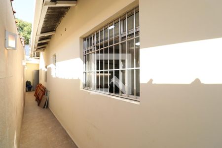 Casa à venda com 182m², 2 quartos e 2 vagasCorredor