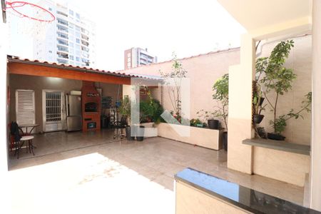 Casa à venda com 182m², 2 quartos e 2 vagasQuintal