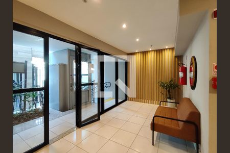 Apartamento à venda com 42m², 1 quarto e sem vaga Apartamento à venda com 42m², 1 quarto e sem vagaFachada e portaria