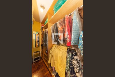 Casa à venda com 155m², 3 quartos e 2 vagasSuíte - Closet