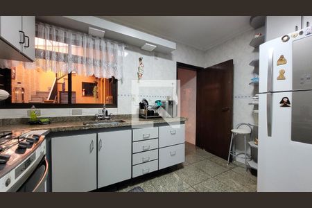 Casa à venda com 271m², 3 quartos e 5 vagas Casa à venda com 271m², 3 quartos e 5 vagasCozinha