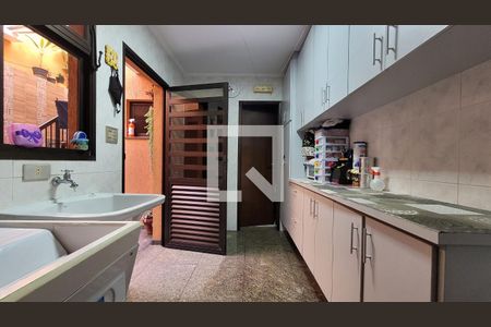 Casa à venda com 271m², 3 quartos e 5 vagas Casa à venda com 271m², 3 quartos e 5 vagasÁrea de Serviço