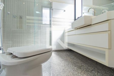 Apartamento para alugar com 168m², 3 quartos e 4 vagasBanheiro da Suíte 2