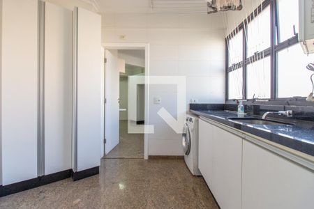 Apartamento para alugar com 168m², 3 quartos e 4 vagasÁrea de Serviço