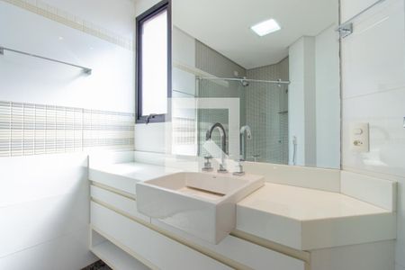 Apartamento para alugar com 168m², 3 quartos e 4 vagasBanheiro da Suíte 2